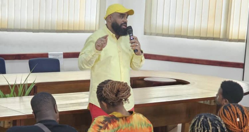 Programme Sharing Meeting Experience 2025 : Serge Stéphane Owona capacite les étudiants de l'Institut Universitaire de la Côte