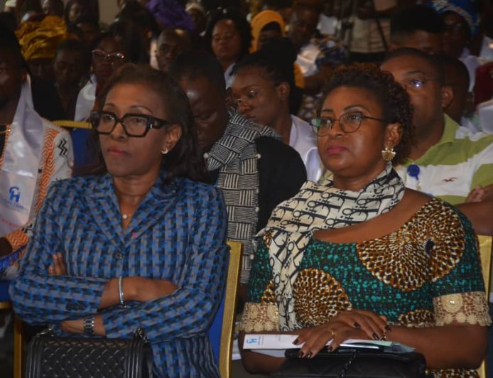 Formation numérique : 272 jeunes diplômés grâce au projet D-CLIC à Douala