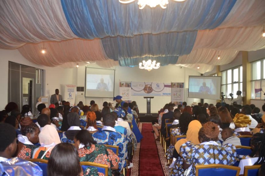 Formation numérique : 272 jeunes diplômés grâce au projet D-CLIC à Douala