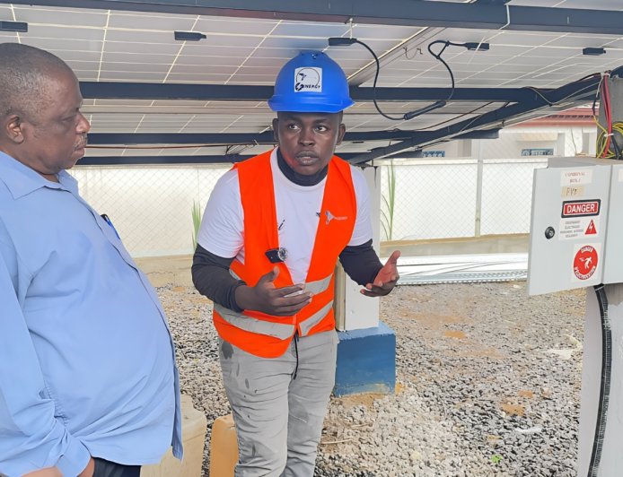 Indépendance énergétique : Tagus Drone réalise une centrale solaire made in Cameroun à Akom 2